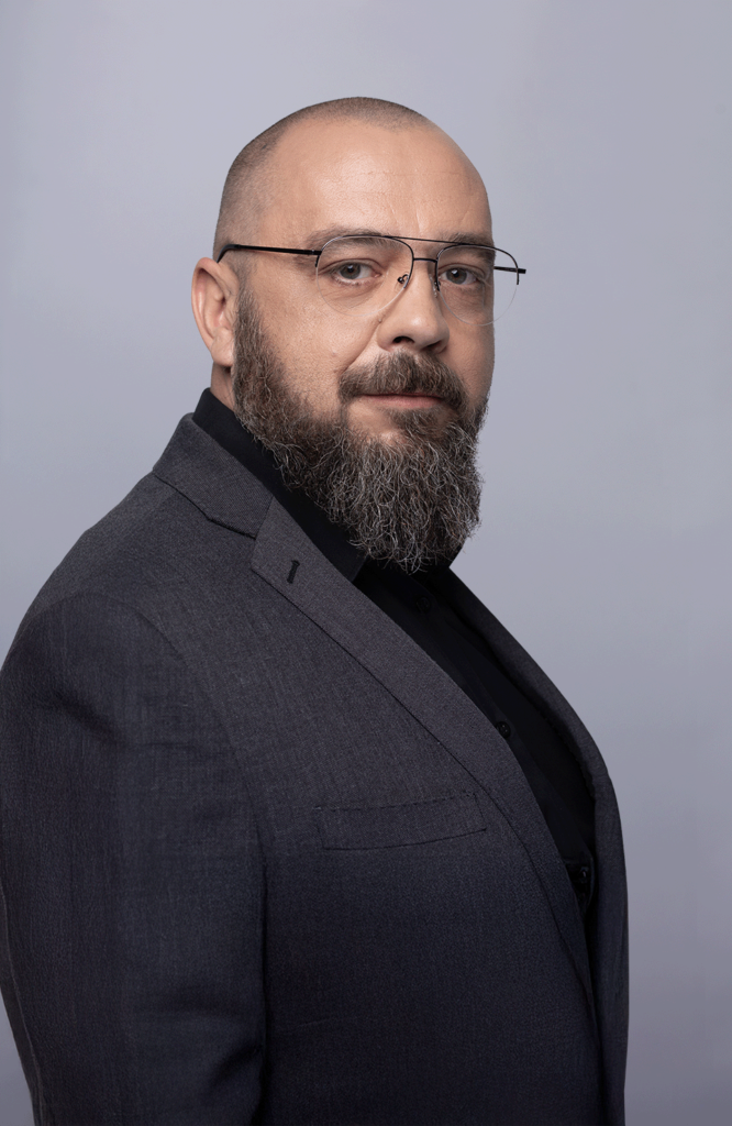 Damian Gola